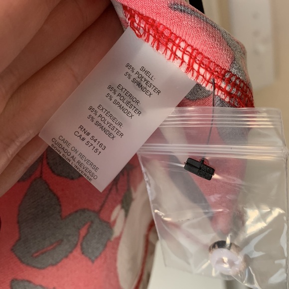 Karl Lagerfeld women’s red black V-neck pleated floral blouse size M - Picture 8 of 9